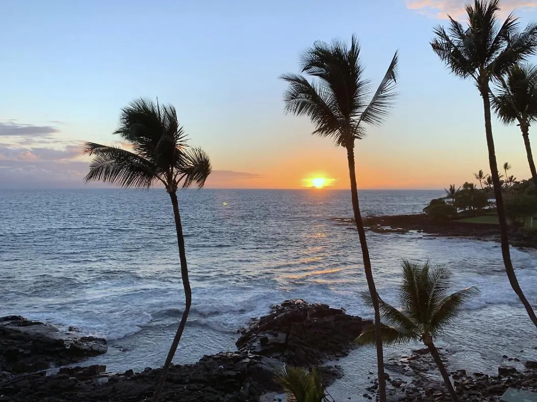 Oceanfront Luxury Condo Kailua-Kona